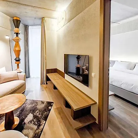 Hotel Glar Conference & 4*