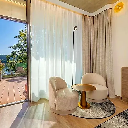 Glar Conference & Hotel 4*